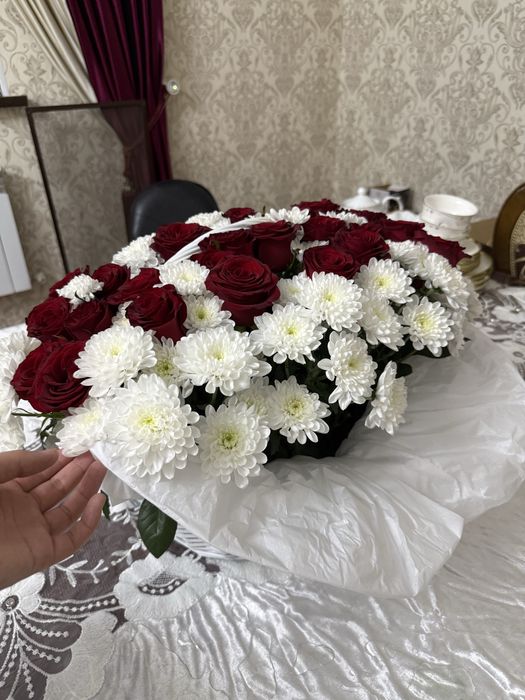 Цветы с надписью “ана” для мамы