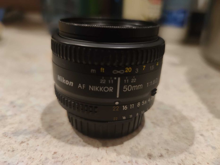 Pachet Nikon D700 si obiectiv 28-80mm