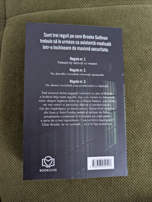 Vând carte Deținutul de Freida McFadden