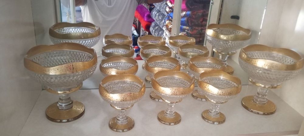 Bagema va xrustal idishlar yangidek