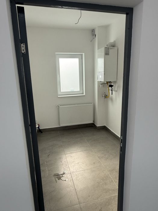 Cladire multifunctionala: Depozit/Showroom/Birouri/Productie - 500mp