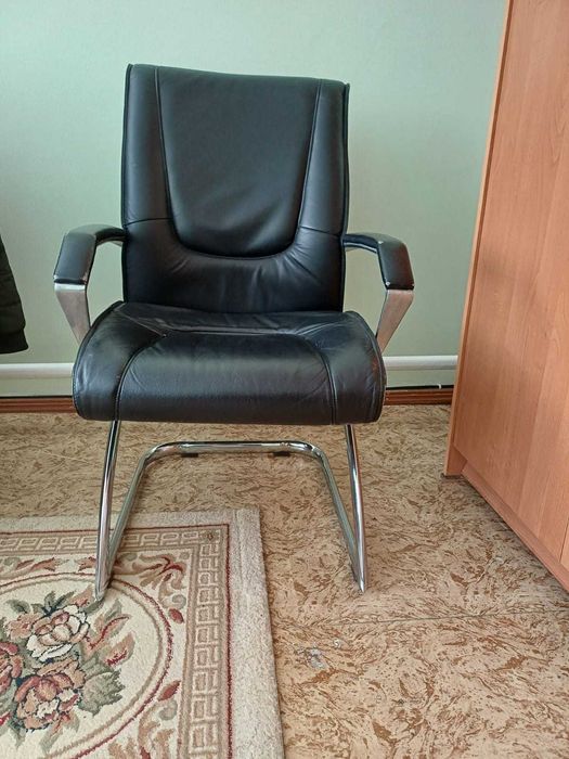 Кресла офисные 3 шт.