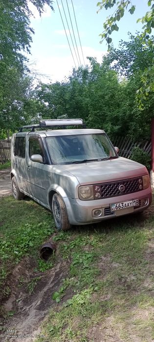 Продам Ниссан куб 2003