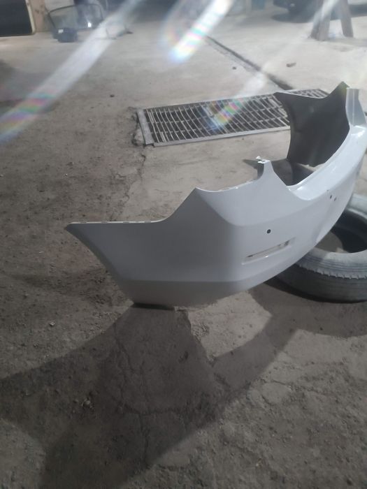 Бампер задний свет белый