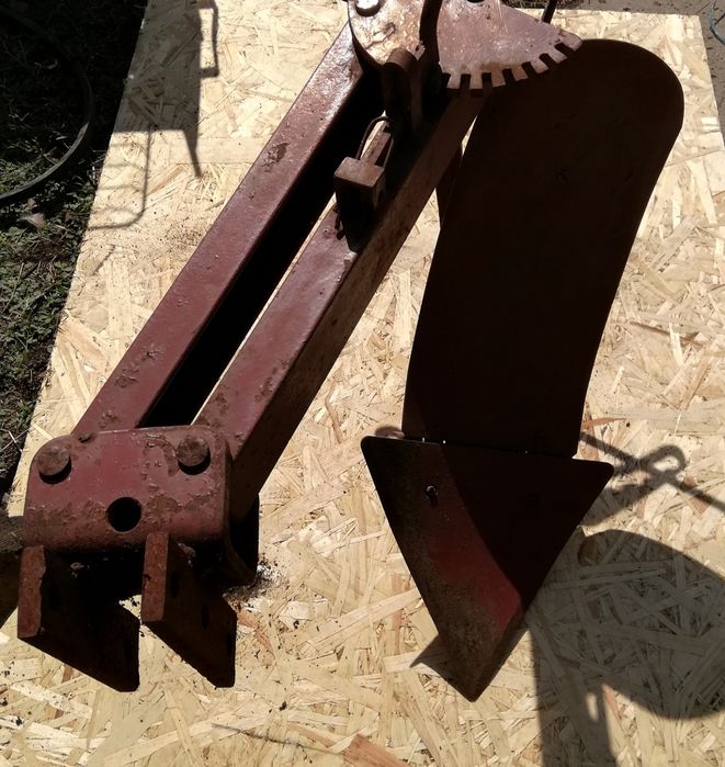 Плуг для мотоблока