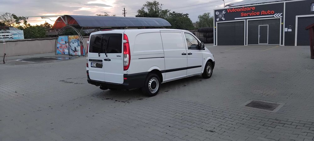 Dubă. Mercedes. Vito.