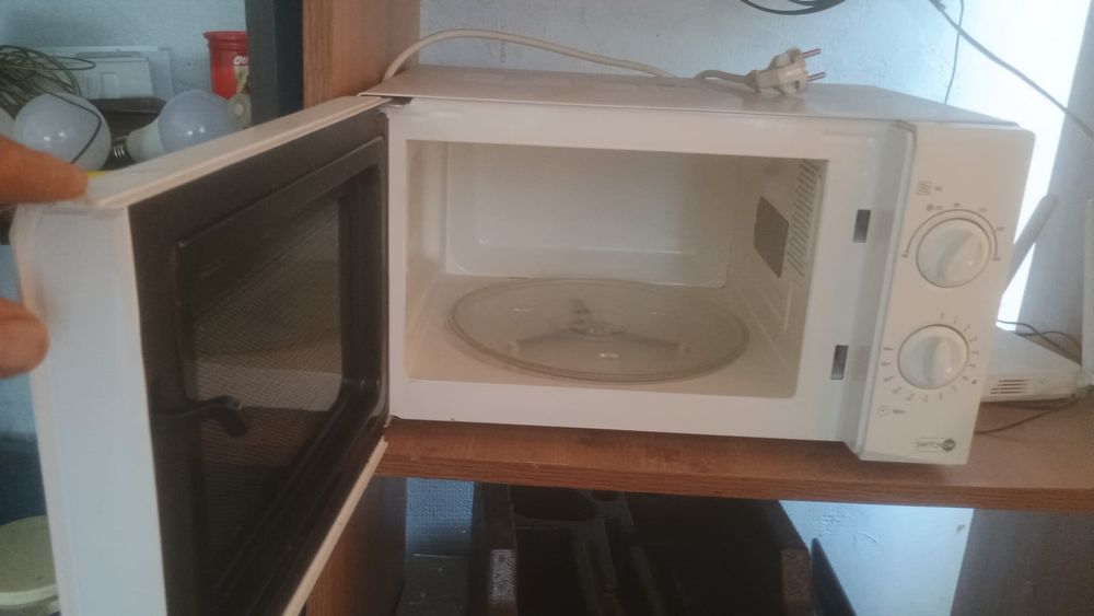 Vând cuptoare cu microunde