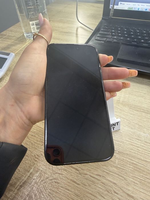 Vând iPhone 15, 128 GB