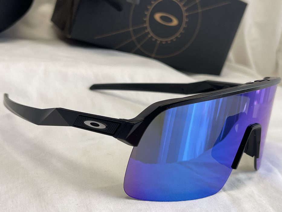 Oakley sutro lite