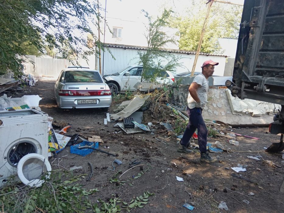 Уборка снега вручную