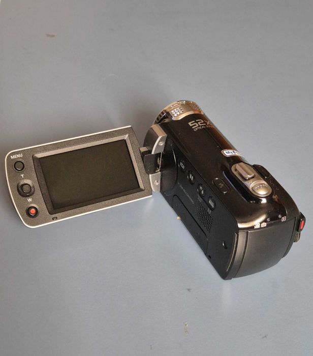 Vanduta ! Camera video Samsung HMX-F90. Stare tehnica si estetica ok