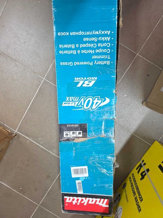 Motocoasa Makita UR101CZ trimmer de gazon cu acumulator 36 - 40 V | 430 mm | Fara perii | Fara acumulator si incarcator