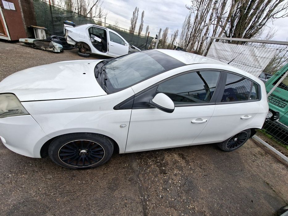 Dezmembrez Fiat Bravo 1.4B 2008 198 A4 000