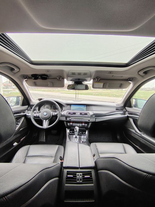 BMW F10 520dA/EURO 5/M-paket/HUD Trapa/Navi NBT/Keyless Go