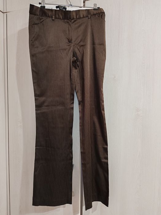 Дамско Яке и чисто нов панталон манго два чифта дънки Зара, жилетка и