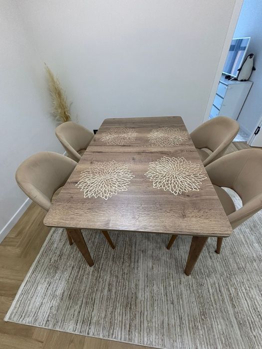 Продам стол цена 80000