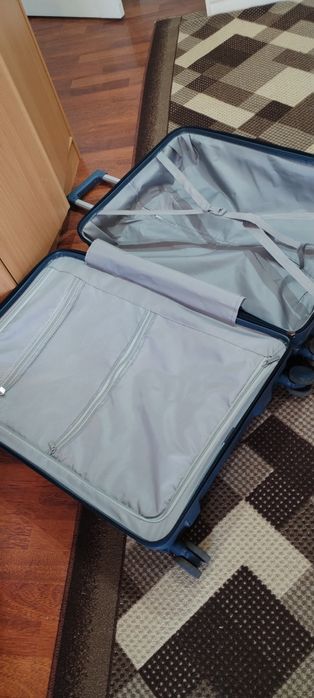Чемодан в отличном состоянии