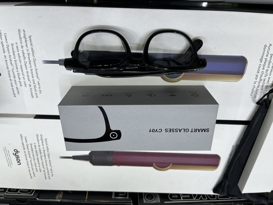 Смарт отчки встроенный камерой , запис все есть