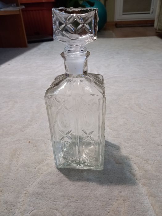 Стъклено шише - гарафа