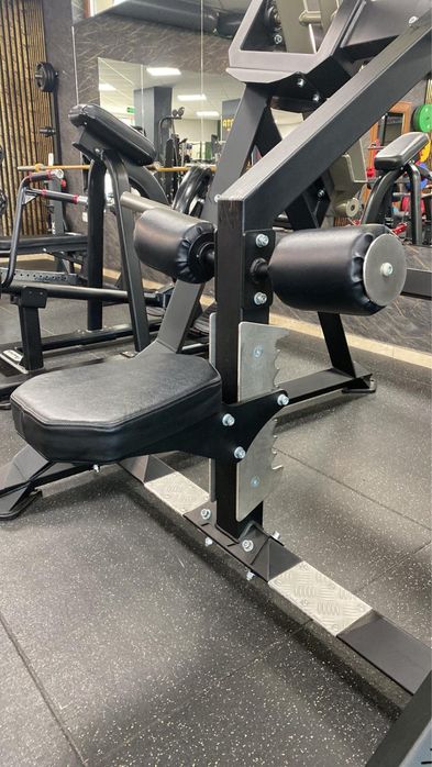 TITAN THD Lat pulldown