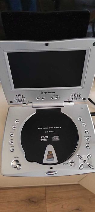 Нов DVD портативен плеър с екран за прожектиране Roadstar