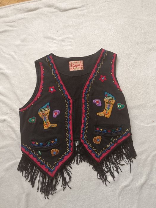 Vesta neagra cu broderie