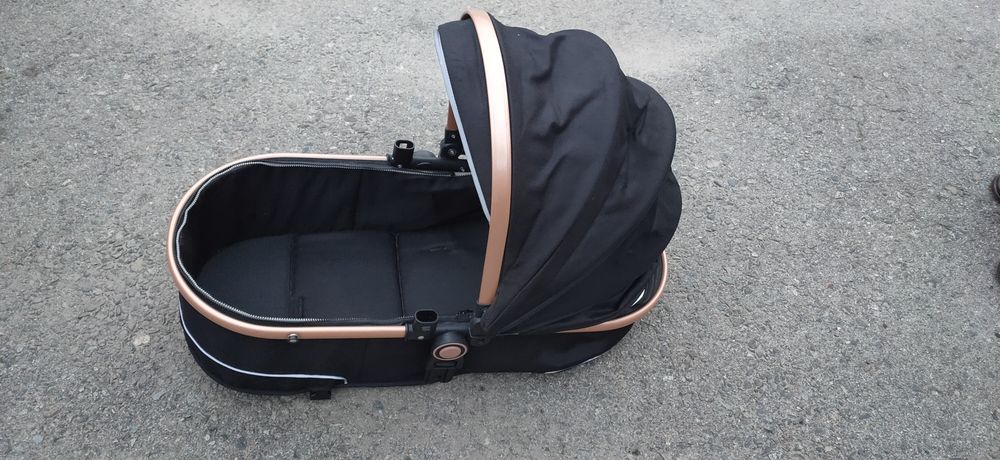 Продам детскую коляску 3 в 1 Teknum