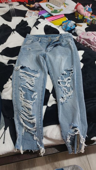 Blugi marca mărimea s