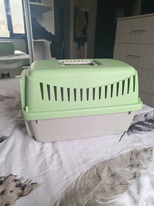Cutie de transportat animăluțe