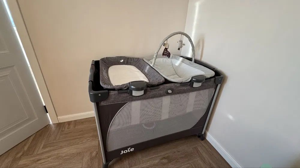 Детская кроватка манеж JOIE