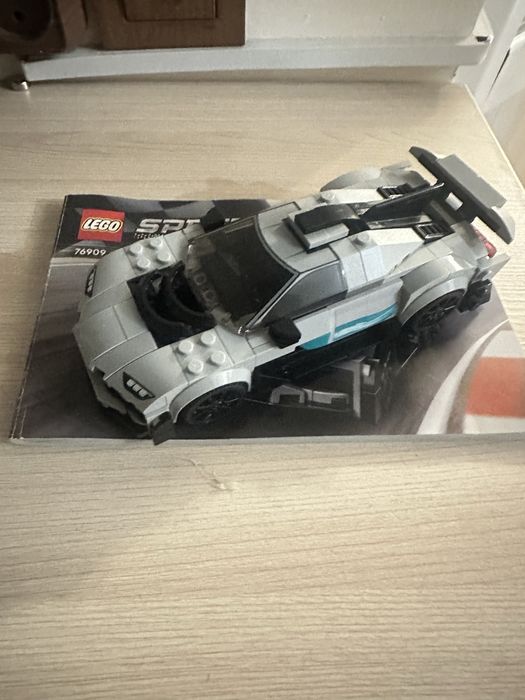 Срочно продам Лего 76909 Мерседес