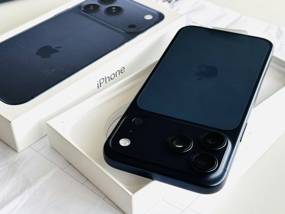 Iphone 17 Pro Max 256GB Blue Гаранция 2 години