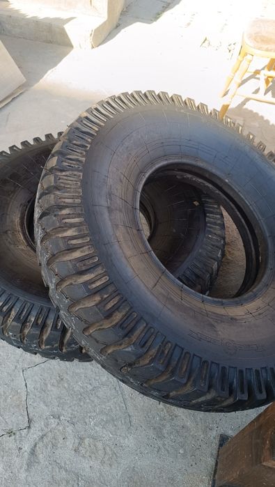 НОВИ Гуми 10.00 х 18  ( БДС 10227 - 72 ) 2 бр. за Газ 63 камион и др.