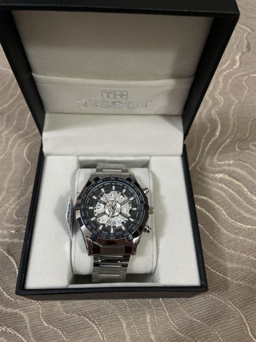 Часы Rick Watch продаются.