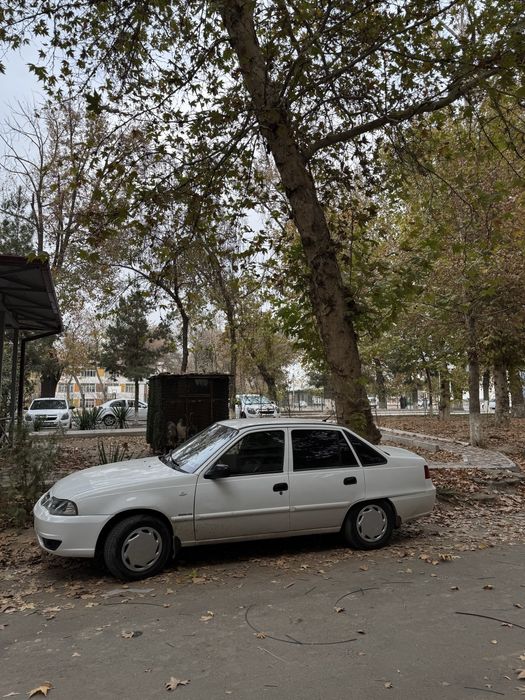 Nexia 2 orqa prujina choʻktrilgan sotiladi