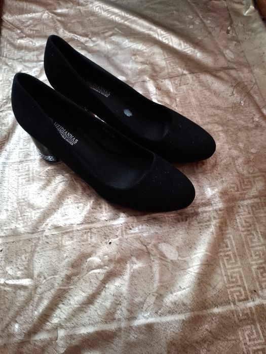 Женские туфли продается