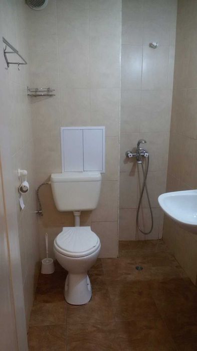 Дава се под наем Едностаен апартамент в Бургас, Славейков - 40 кв.м за 112.2 € - Снимка #2