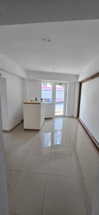 Dau in chirie spatiu comercial
