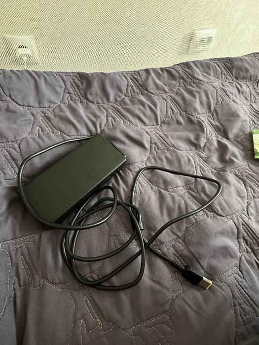 продам блок питания Lenovo135w