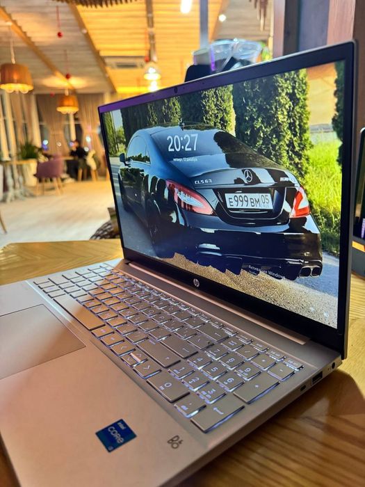 Hp pavilon SSD  512/8GB Intel Core i3 13400 UHD