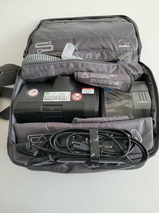 AirSense 10 AutoSet ResMed si umidificator ResMed HumidAir pentru  terapia apneei obstructive în somn