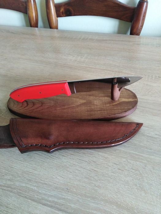 Продавам ловен нож ръчна изработка  със кания и поставка