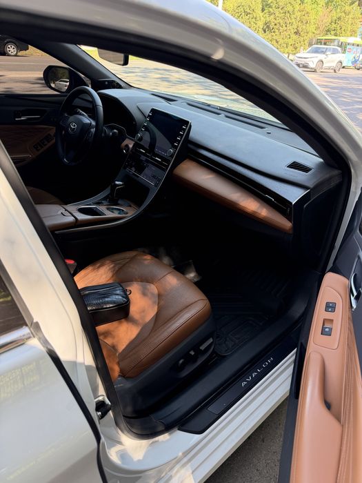 Toyota avalon 2019 yil