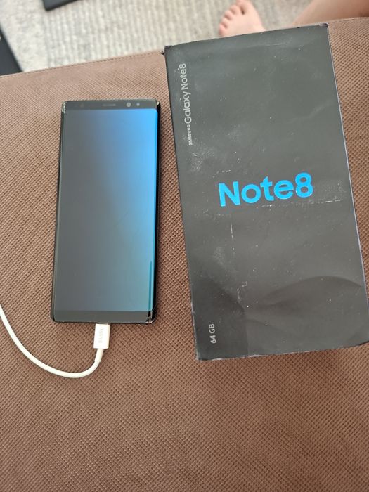 Samsung Galaxy Note 8 cu pen