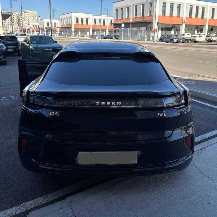 Zeekr 001  naqt va halol nasiyaa