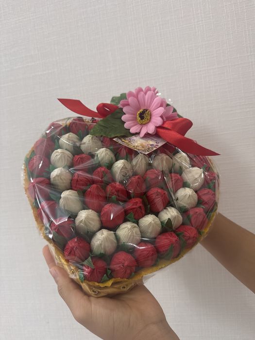 конфеты-цветы,тюльпаны в корзинках,8 марта