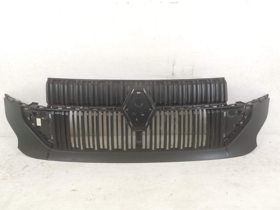 Решетка на радиатор / Grila Radiator Renault Master Оригинална в добро