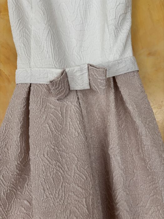 Официална рокля