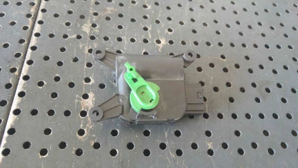 Motoras clapeta aeroterma audi a4 b7 8e 0132801303 683829rd