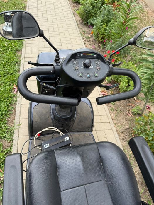 Scuter/Triciclu Electric Invacare Comet